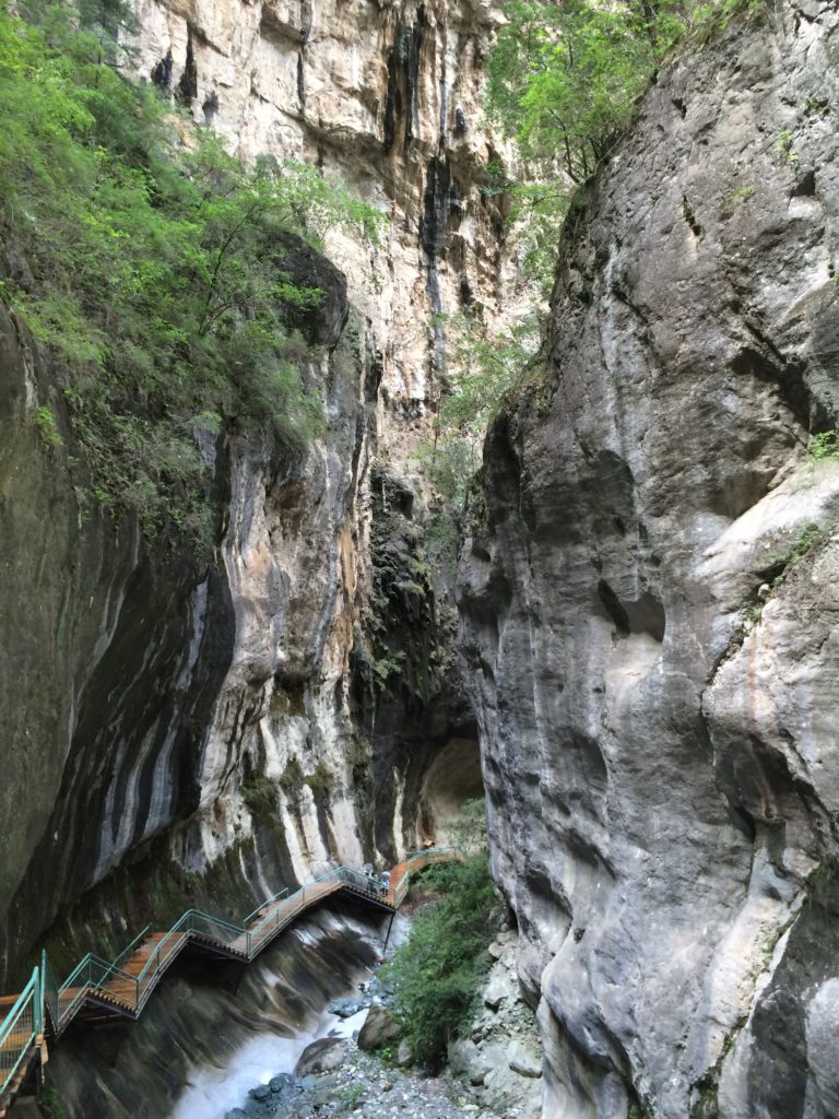 Au sud des nuages Balgezong gorges descente